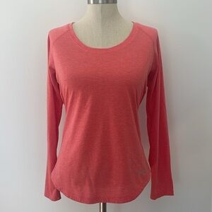 Patagonia long sleeve scoop neck lightweight hiking running Womens medium